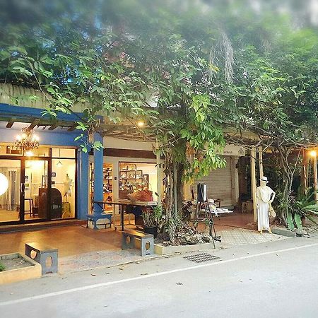 2230 Hostel Chiang Mai Exterior photo